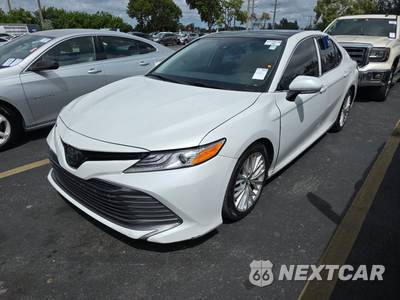 2020 Toyota Camry XLE - zdjęcie 1 z 38 - miniatura