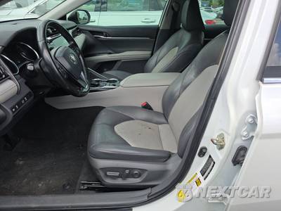 2020 Toyota Camry XLE - zdjęcie 7 z 38 - miniatura