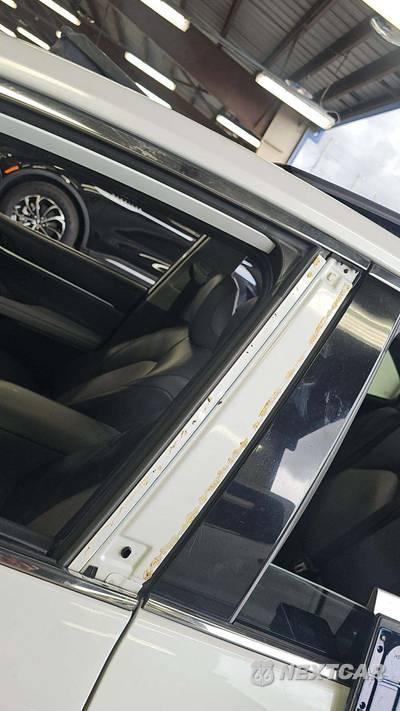 2020 Toyota Camry XLE - zdjęcie 32 z 38 - miniatura