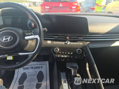 2025 Hyundai Elantra SEL Convenience - zdjęcie 11 z 24 - miniatura