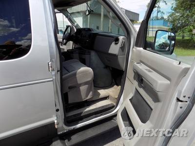2010 Ford E-150 Recreational Van 138.0" WB - zdjęcie 20 z 28 - miniatura