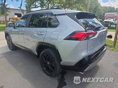 2023 Toyota RAV4 Hybrid SE - zdjęcie 6 z 21 - miniatura