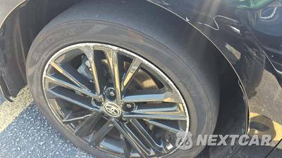 2025 Toyota Camry SE - zdjęcie 22 z 31 - miniatura