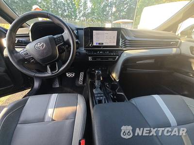 2025 Toyota Camry SE - zdjęcie 11 z 31 - miniatura