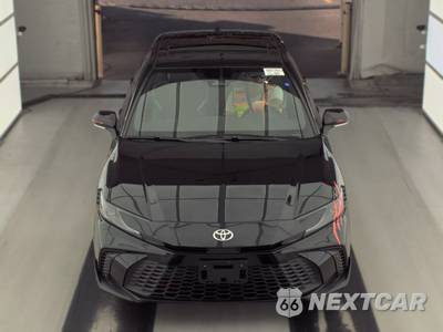 2025 Toyota Camry SE - zdjęcie 2 z 31 - miniatura