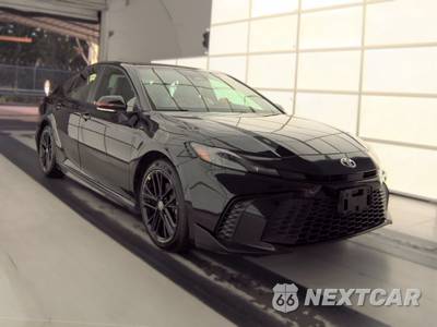 2025 Toyota Camry SE - zdjęcie 3 z 31 - miniatura