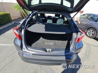 2022 Toyota C-HR XLE - zdjęcie 16 z 26 - miniatura