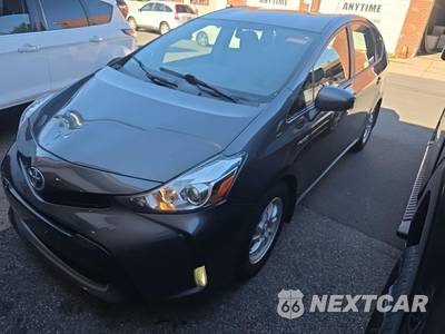 2017 Toyota Prius v Three - zdjęcie 1 z 22 - miniatura