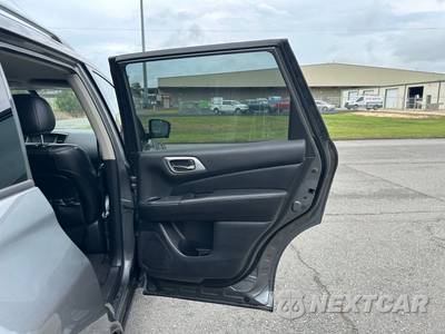 2020 Nissan Pathfinder SL - zdjęcie 18 z 45 - miniatura