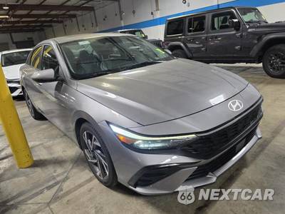 2025 Hyundai Elantra Limited - zdjęcie 8 z 28 - miniatura