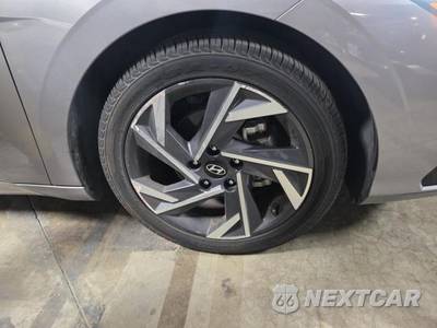 2025 Hyundai Elantra Limited - zdjęcie 16 z 28 - miniatura