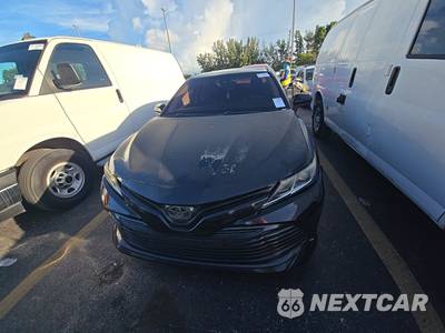 2018 Toyota Camry LE - zdjęcie 2 z 18 - miniatura