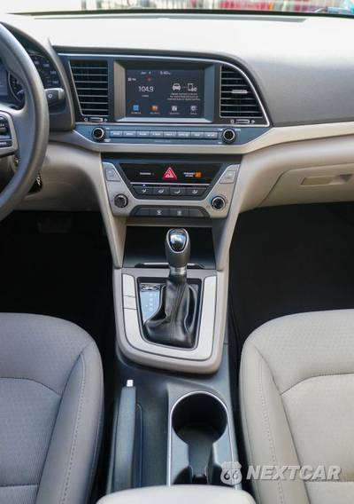 2018 Hyundai Elantra SEL Sedan - zdjęcie 25 z 44 - miniatura