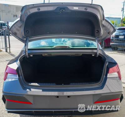 2024 Hyundai Elantra SE - zdjęcie 14 z 39 - miniatura