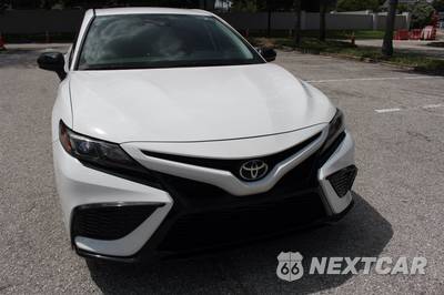 2021 Toyota Camry SE - zdjęcie 13 z 48 - miniatura