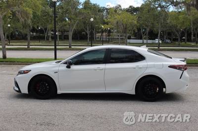 2021 Toyota Camry SE - zdjęcie 3 z 48 - miniatura