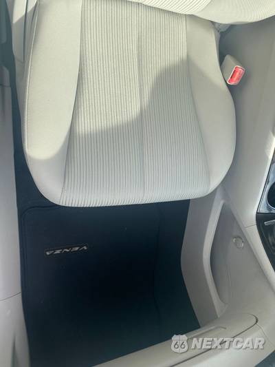 2015 Toyota Venza LE - zdjęcie 26 z 38 - miniatura