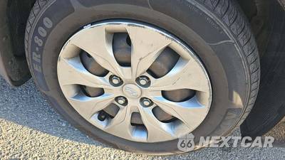 2017 Hyundai Accent SE Sedan - zdjęcie 33 z 44 - miniatura