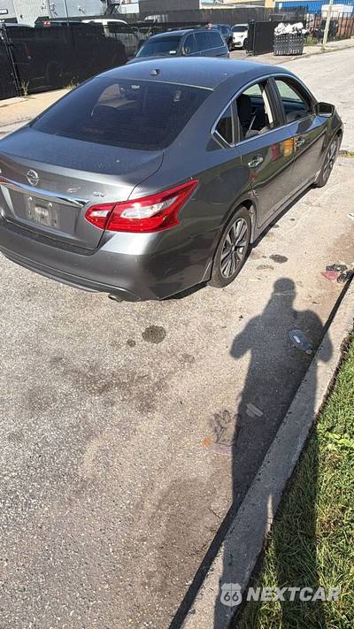2016 Nissan Altima 2.5 SV - zdjęcie 2 z 18 - miniatura