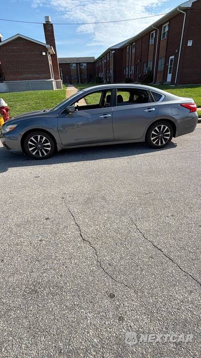 2016 Nissan Altima 2.5 SV - zdjęcie 4 z 18 - miniatura