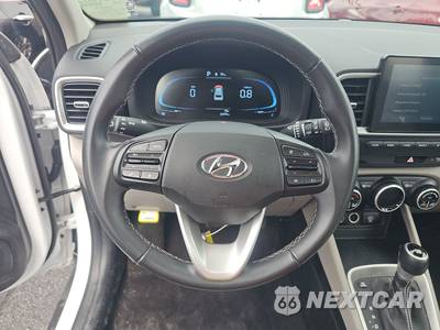 2025 Hyundai Venue SEL - zdjęcie 10 z 18 - miniatura