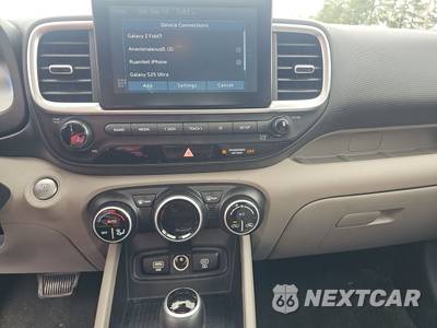 2025 Hyundai Venue SEL - zdjęcie 11 z 18 - miniatura