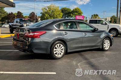 2018 Nissan Altima 2.5 S - zdjęcie 4 z 37 - miniatura