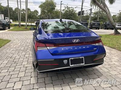 2025 Hyundai Elantra Hybrid Limited - zdjęcie 36 z 40 - miniatura