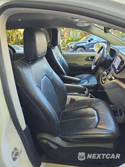 2022 Chrysler Pacifica Touring L 121.6" WB - zdjęcie 29 z 30 - miniatura