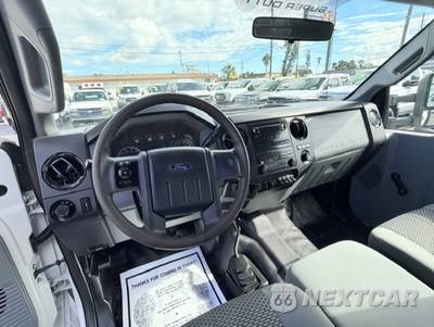 2012 Ford Super Duty F-350 Cab Chassis XL Extended Cab w/Rear Doors DRW - zdjęcie 12 z 16 - miniatura