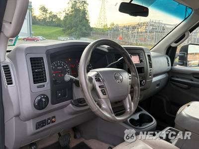 2013 Nissan NV3500 HD Passenger SL 146.1" WB - zdjęcie 21 z 30 - miniatura