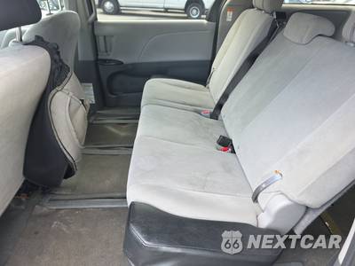 2020 Toyota Sienna L 7-Passenger 119.3" WB - zdjęcie 13 z 36 - miniatura