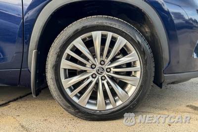 2022 Toyota Highlander Platinum - zdjęcie 9 z 24 - miniatura
