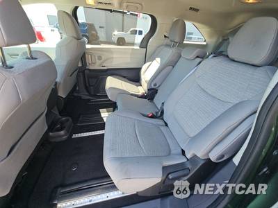 2023 Toyota Sienna LE 8-Passenger 120.5" WB - zdjęcie 13 z 27 - miniatura