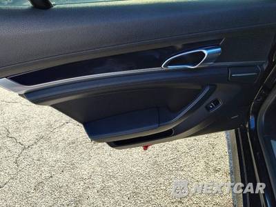 2014 Porsche Panamera 4 - zdjęcie 35 z 49 - miniatura