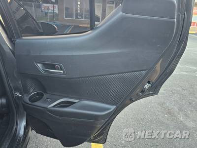 2019 Toyota C-HR XLE - zdjęcie 21 z 33 - miniatura