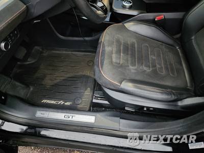 2021 Ford Mustang Mach-E GT - zdjęcie 13 z 16 - miniatura