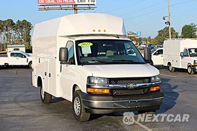2022 Chevrolet Express 3500 Cutaway 1WT - zdjęcie 3 z 50 - miniatura
