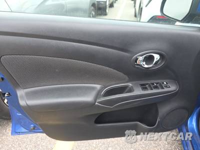 2013 Nissan Versa 1.6 SV - zdjęcie 9 z 34 - miniatura