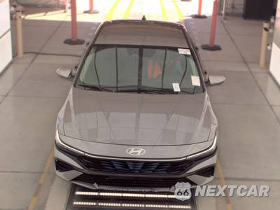 2025 Hyundai Elantra SE - zdjęcie 2 z 18 - miniatura