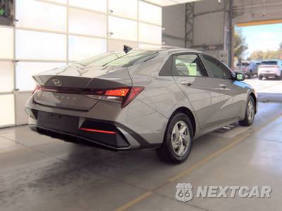 2025 Hyundai Elantra SE - zdjęcie 4 z 18 - miniatura