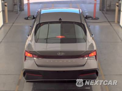 2025 Hyundai Elantra SE - zdjęcie 5 z 18 - miniatura