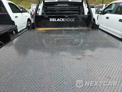 2024 Ram 3500 Cab Chassis SLT Crew Cab DRW - zdjęcie 19 z 21 - miniatura