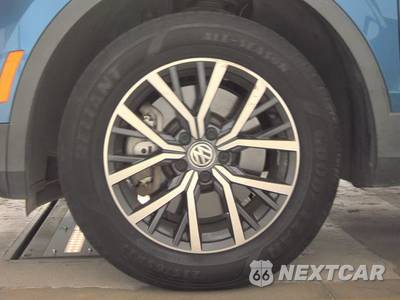 2020 Volkswagen Tiguan SE R-Line Black - zdjęcie 9 z 27 - miniatura