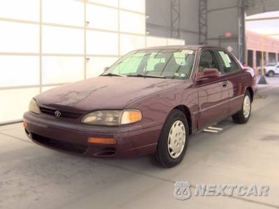 1996 Toyota Camry LE Sedan - zdjęcie 1 z 18 - miniatura