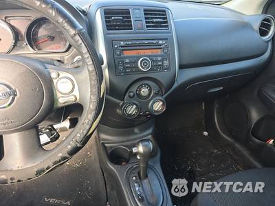 2013 Nissan Versa 1.6 SL - zdjęcie 12 z 18 - miniatura