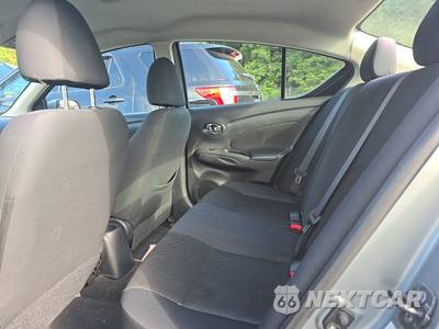 2013 Nissan Versa 1.6 SL - zdjęcie 14 z 18 - miniatura