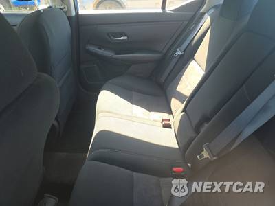 2025 Nissan Sentra SR - zdjęcie 13 z 32 - miniatura