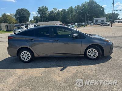 2019 Toyota Prius LE - zdjęcie 4 z 23 - miniatura