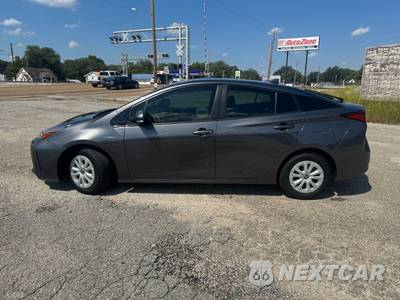 2019 Toyota Prius LE - zdjęcie 9 z 23 - miniatura